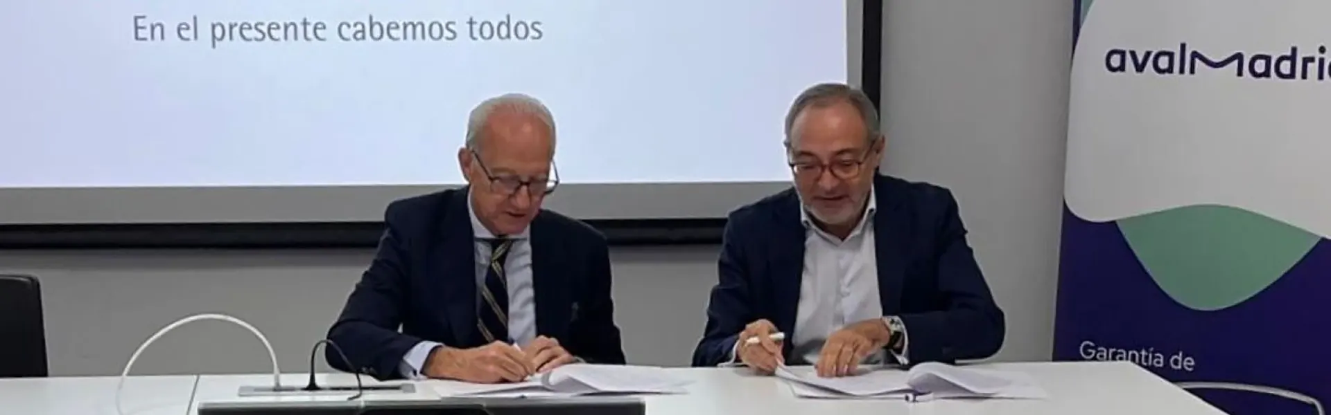 Avalmadrid firma un acuerdo de colaboración con Unauto VTC para impulsar la financiación de licencias VTC ultimas noticias cesgar